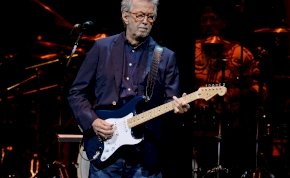 Eric Clapton szerint a beoltottak egyfajta tömeghipnózis alá kerültek